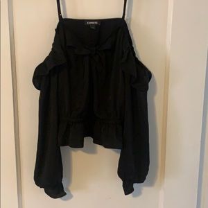 💥 never worn 💥 Black Cold Shoulder Crop